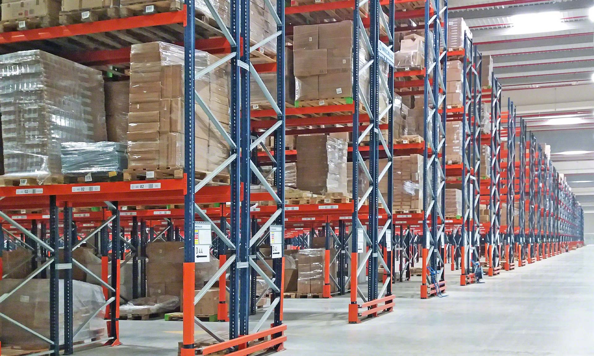Stock control: key warehouse operation - Interlake Mecalux