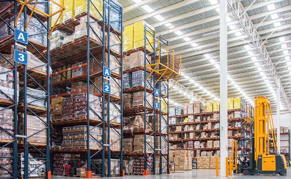 There are 500 pallet racks set up to store both reserve goods used for picking There are 500 pallet racks set up to store both reserve goods used for picking