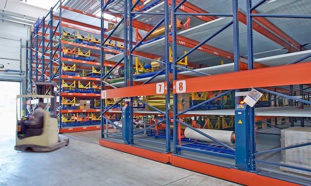Luxoro optimises its storage space for hot stamping coils without losing direct access Luxoro optimises its storage space for hot stamping coils without losing direct access
