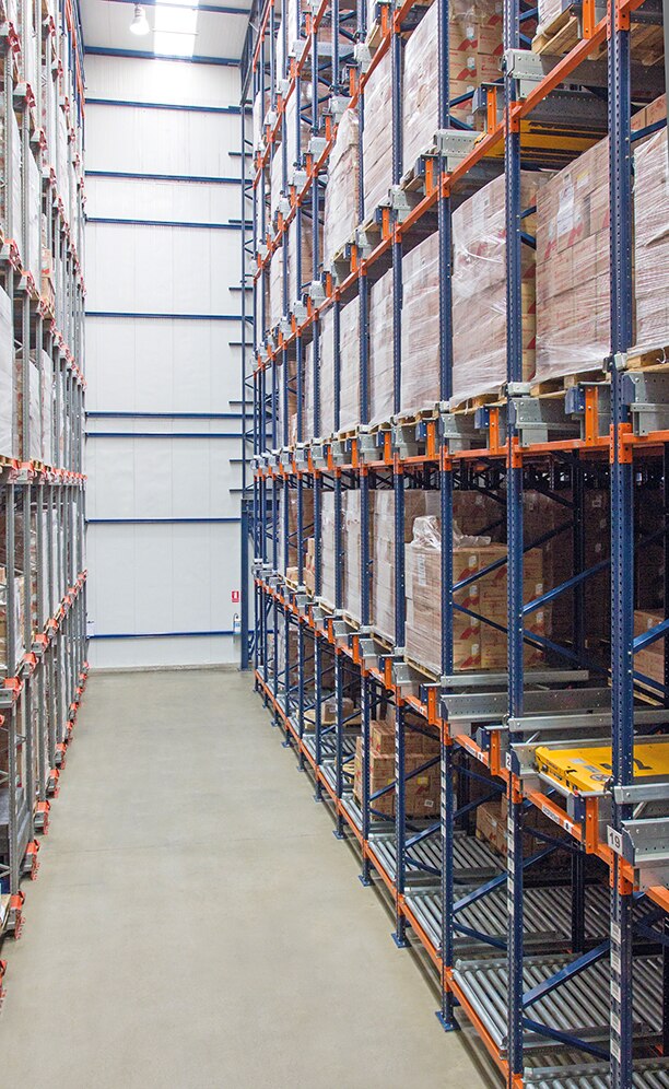 The Pallet Shuttle is equipped with various electronic and mechanical components to ensure proper operations and safe transport within the lanes The Pallet Shuttle is equipped with various electronic and mechanical components to ensure proper operations and safe transport within the lanes