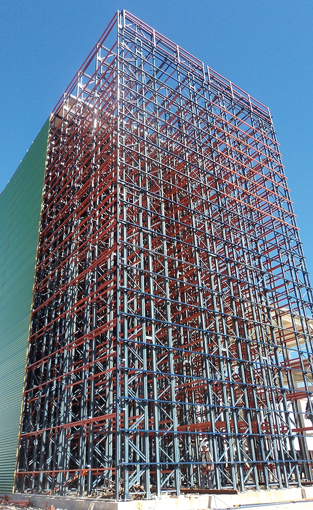 Clad-rack warehouses are buildings formed by racks that must support their own weight, the stored commodity, the lateral and roof cladding attached to the structure Clad-rack warehouses are buildings formed by racks that must support their own weight, the stored commodity, the lateral and roof cladding attached to the structure