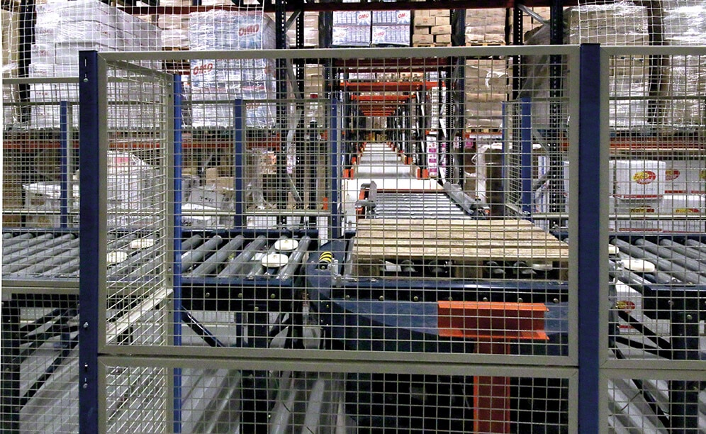 Meanwhile, an underpass is set up that cuts across all the racks and facilitates operator workflows to deposit products in their locations Meanwhile, an underpass is set up that cuts across all the racks and facilitates operator workflows to deposit products in their locations