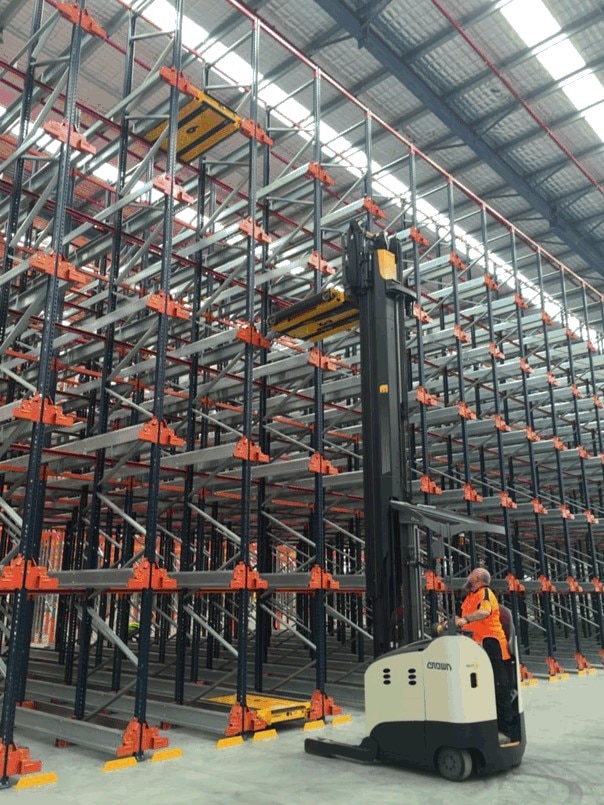 The Reece warehouse in Australia gets the Pallet Shuttle system and cantilever racks by Mecalux