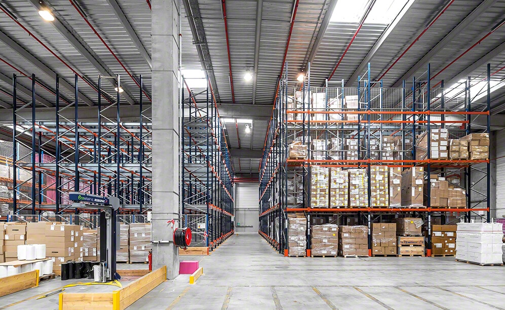 The two blocks, measuring 23.5 m long with four-levels that reach 10 m in height The two blocks, measuring 23.5 m long with four-levels that reach 10 m in height