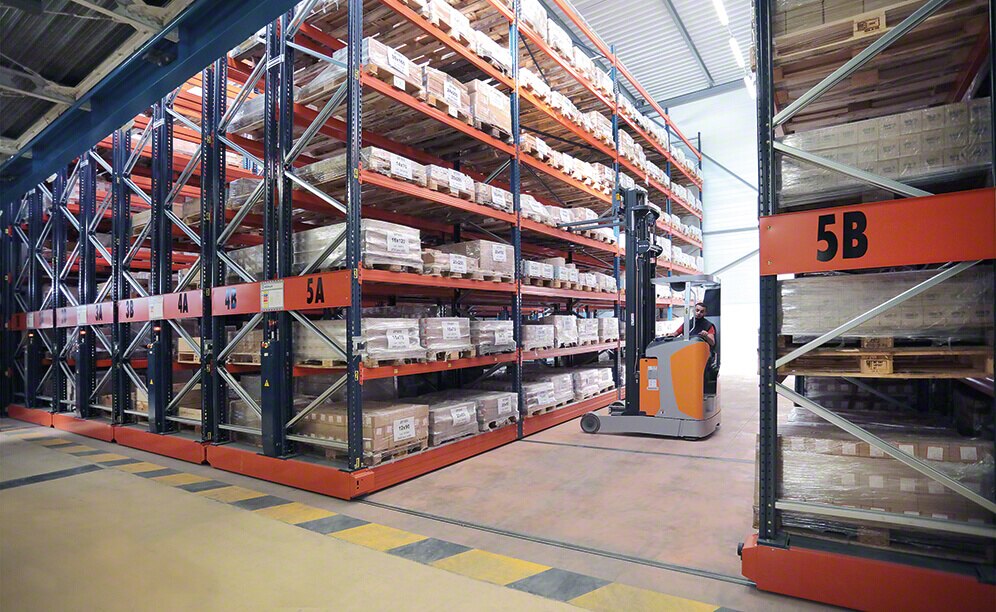 A multi-system storage in the SPB hardware warehouse - Mecalux.com