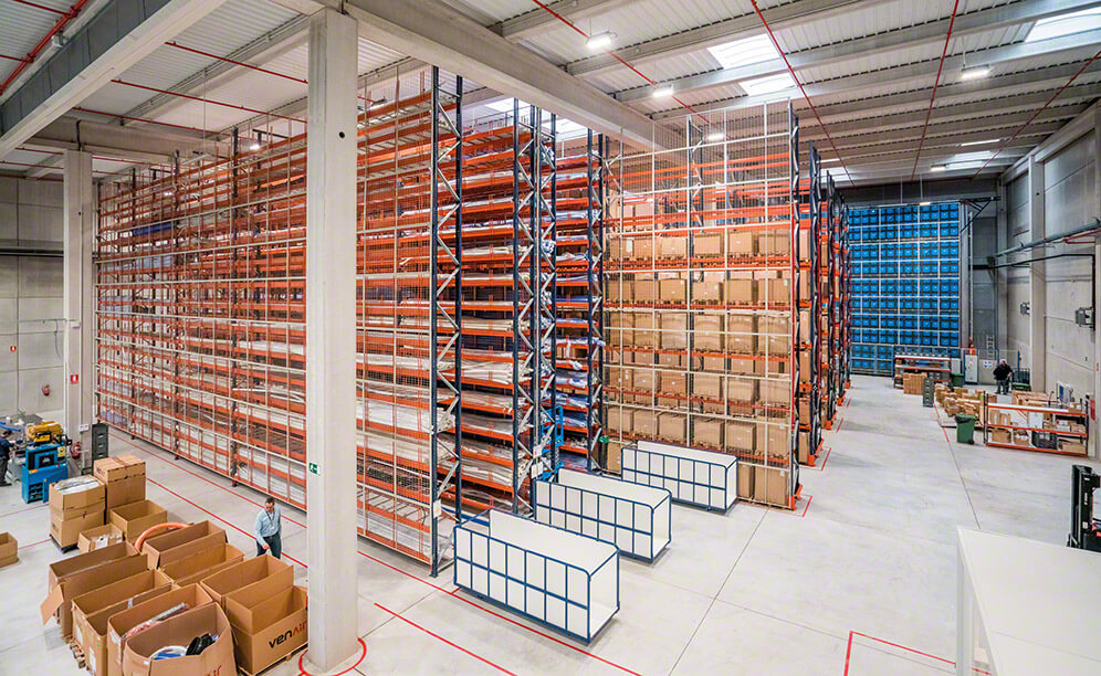 Triple storage solution: the Venair distribution centre Triple storage solution: the Venair distribution centre