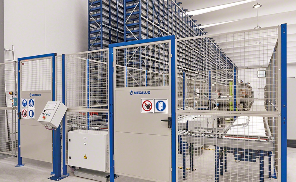 Space is enclosed with mesh panels and doors for safe access Space is enclosed with mesh panels and doors for safe access