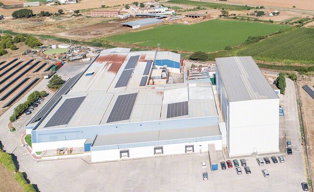 Automated clad-rack warehouse of Comagra de Congelación