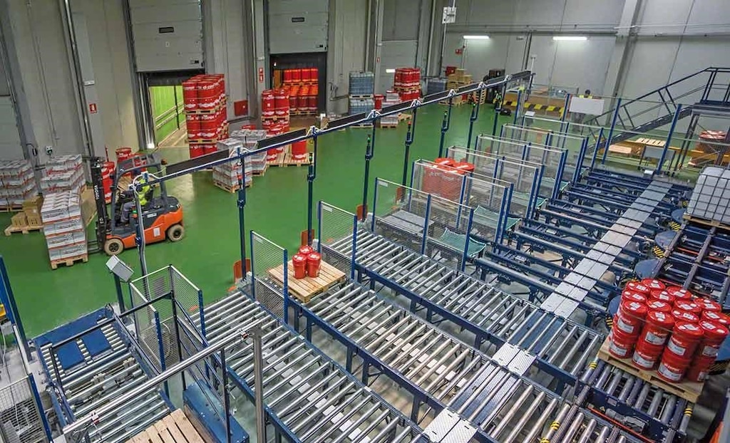 Automatic systems facilitate the loading and unloading of goods, a fundamental issue for a just-in-time system. Automatic systems facilitate the loading and unloading of goods, a fundamental issue for a just-in-time system.