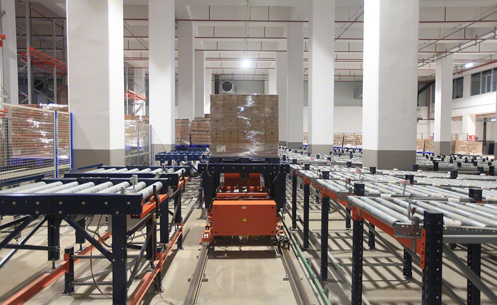 Tadim’s warehouse is connected to production through conveyors Tadim’s warehouse is connected to production through conveyors