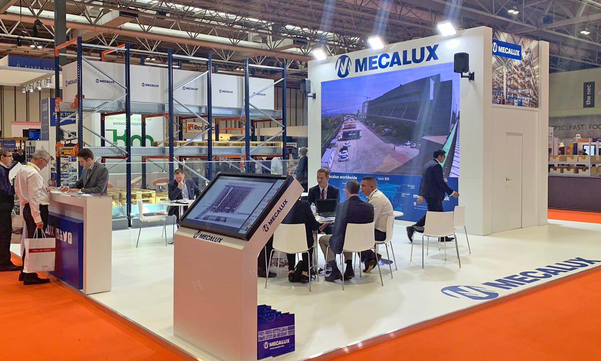 Mecalux exhibits its latest innovations at the IMHX 2022 fair