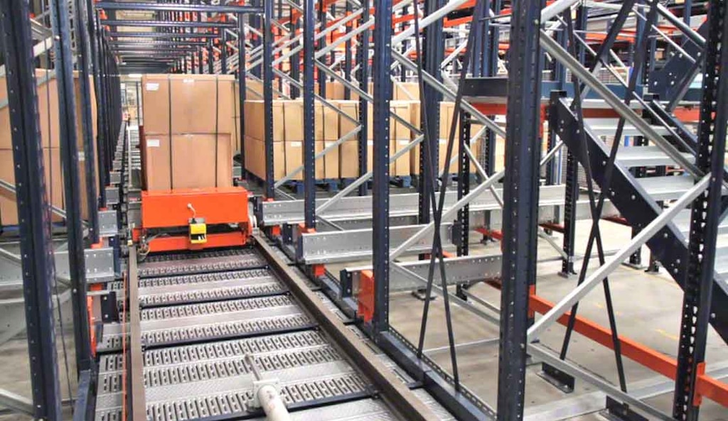 The automatic Pallet Shuttle system, an example of AI applied to logistics The automatic Pallet Shuttle system, an example of AI applied to logistics