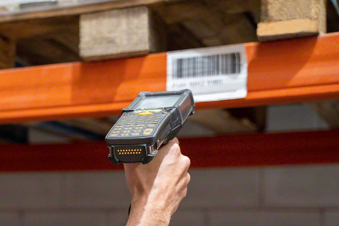 Radiofrequency terminals are used to take inventory in warehouses