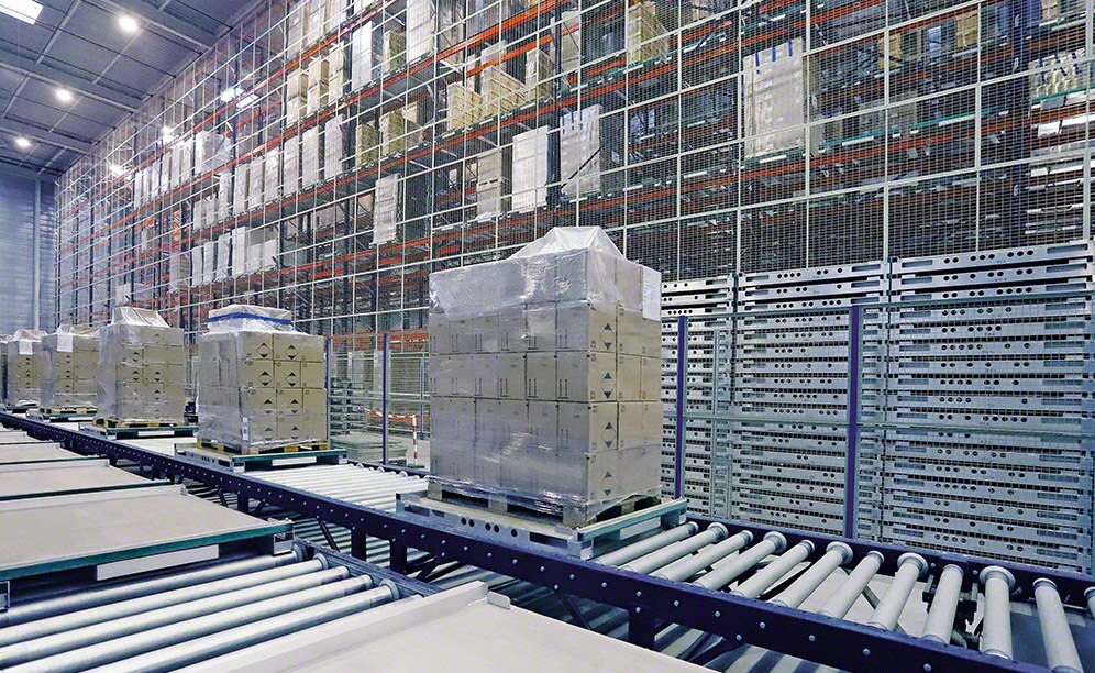 New aisle in the automated warehouse of the sterilisation company Steris