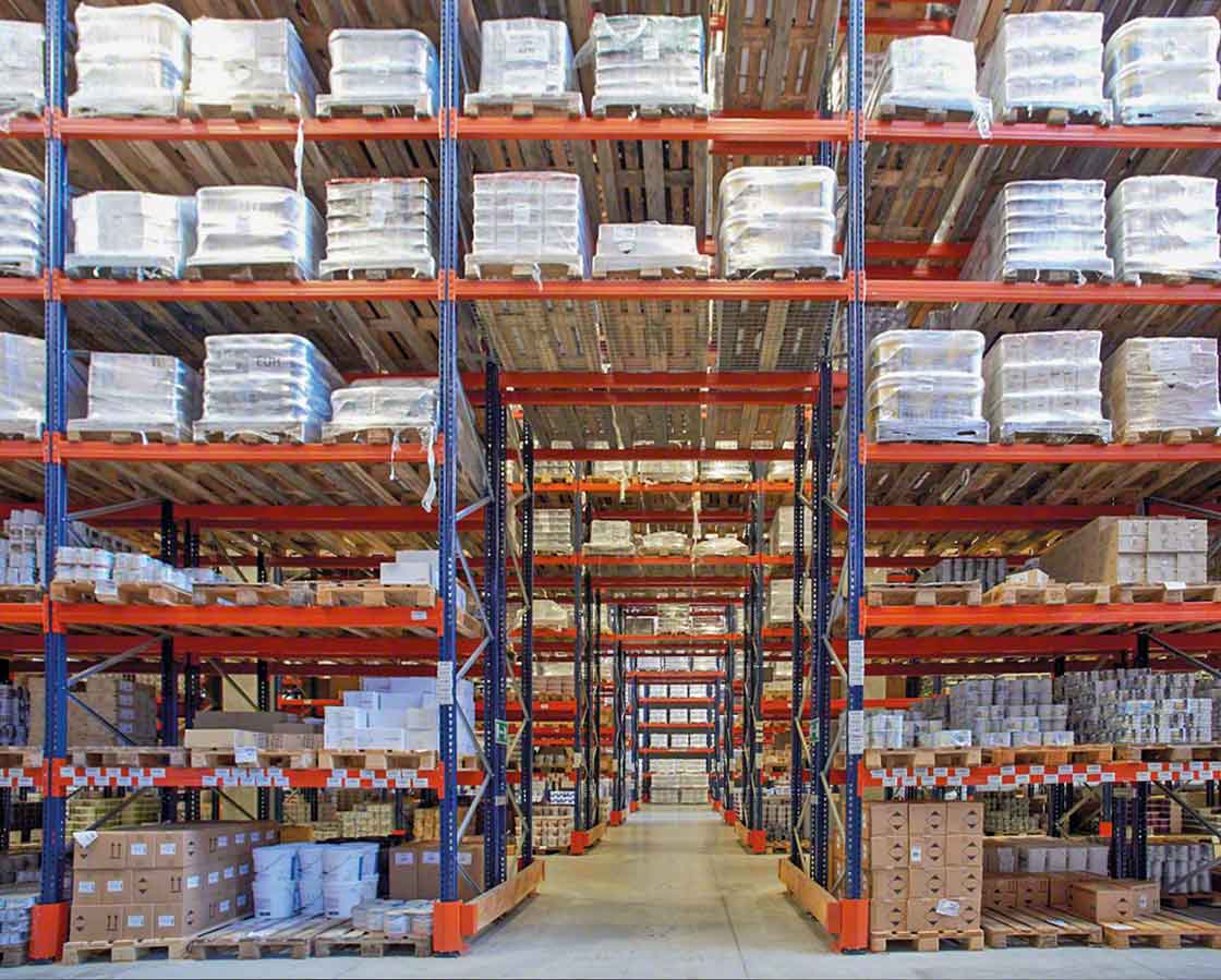 Chemical warehousing: what are the challenges? - Mecalux.com