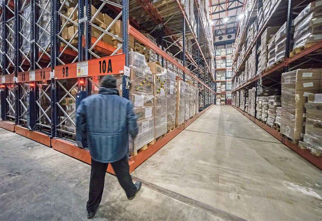 Mobile racks are widely used in installations dedicated to cold chain logistics Mobile racks are widely used in installations dedicated to cold chain logistics