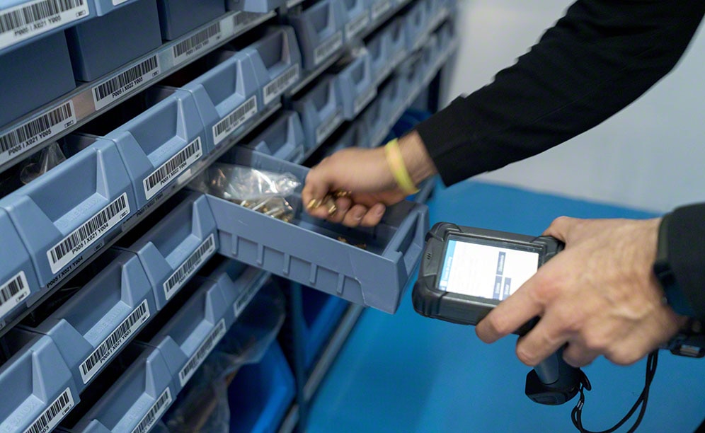 Easy WMS controls the exact location of the 2800 SKUs stored Easy WMS controls the exact location of the 2800 SKUs stored