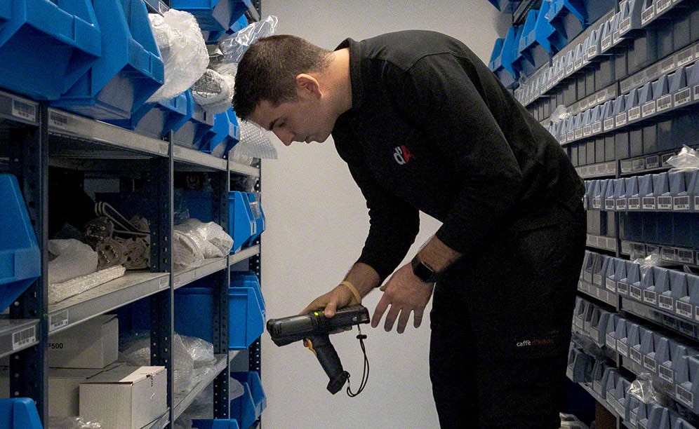 Easy WMS guarantees efficient distribution of spare parts Easy WMS guarantees efficient distribution of spare parts