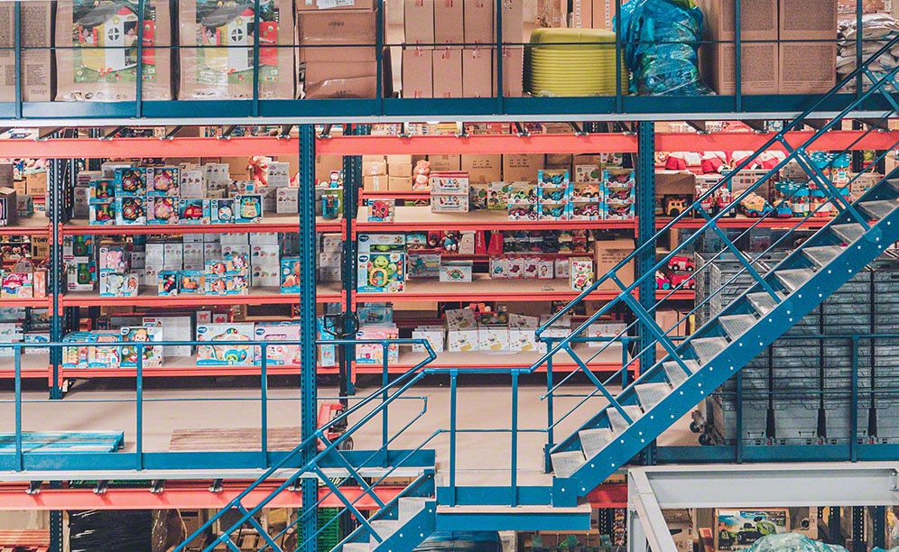 Warehouse with various storage systems for E.Leclerc's supermarkets