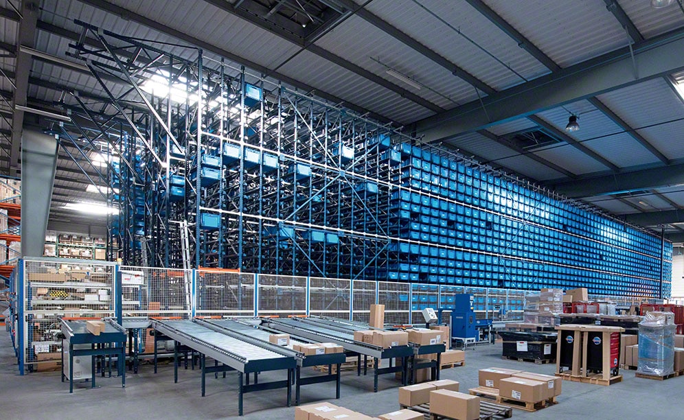 The warehouse for boxes manages 80% of the stock in 30% of the total area The warehouse for boxes manages 80% of the stock in 30% of the total area