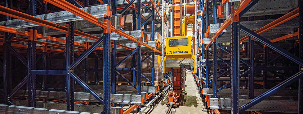The automated Pallet Shuttle system stores La Piamontesa's foods The automated Pallet Shuttle system stores La Piamontesa's foods