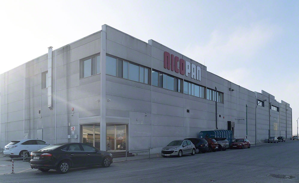 Storage of bakery products and pastries at Nicopan's centre Storage of bakery products and pastries at Nicopan's centre