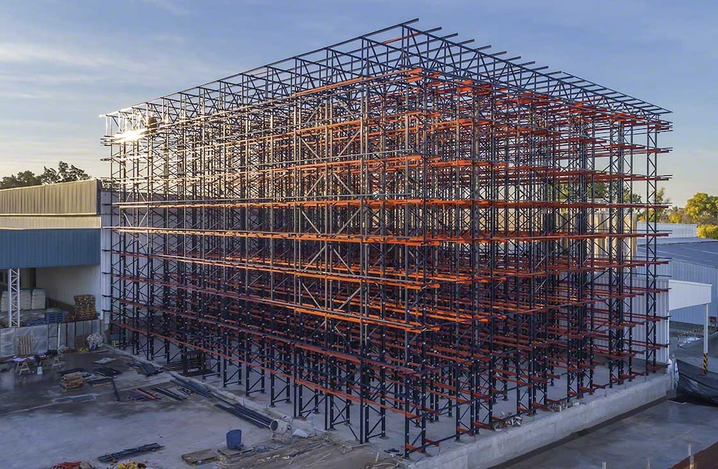 Small clad-rack warehouses make the most of every inch to expand capacity Small clad-rack warehouses make the most of every inch to expand capacity