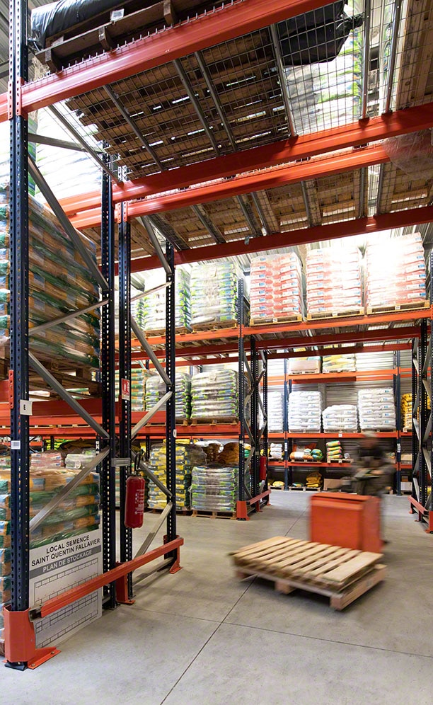 Goods are managed according to the FIFO (first in, first out) principle Goods are managed according to the FIFO (first in, first out) principle
