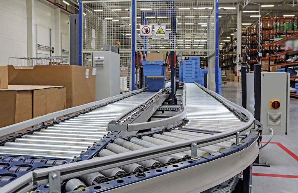 E-commerce firms use conveyor systems for boxes to streamline operations such as storage