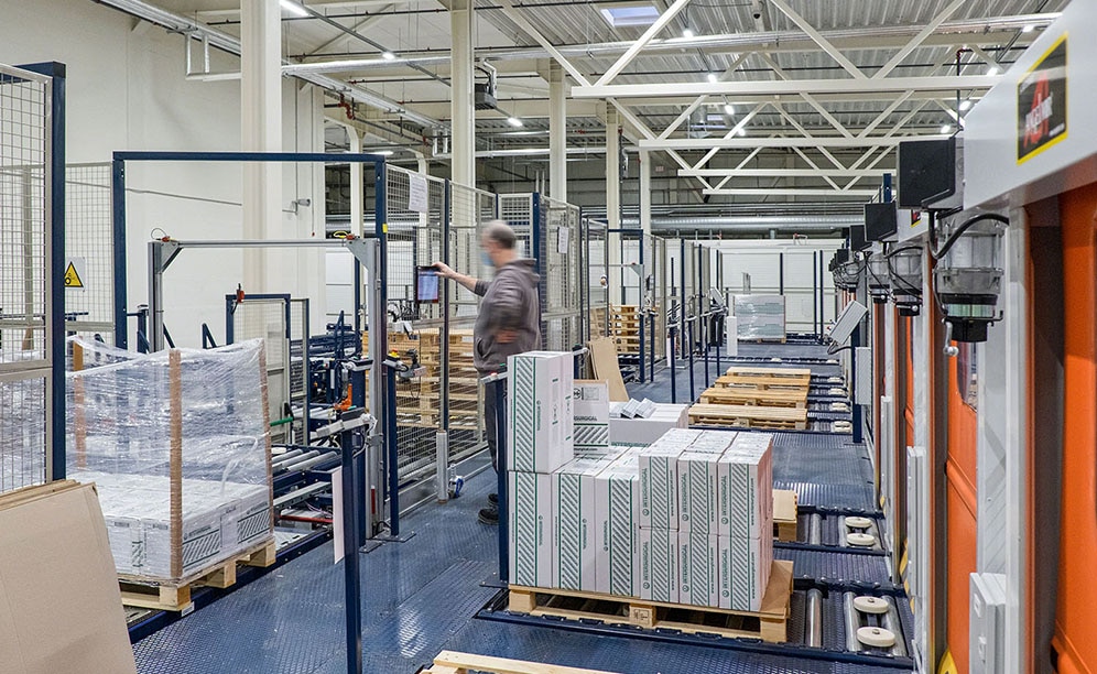 Installation with over 50,000 pallets containing medical supplies Installation with over 50,000 pallets containing medical supplies