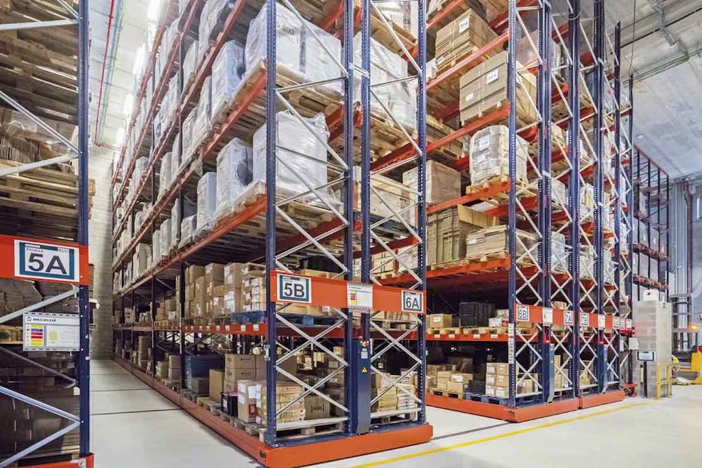 Mobile pallet racking Movirack provide direct access while optimising storage space