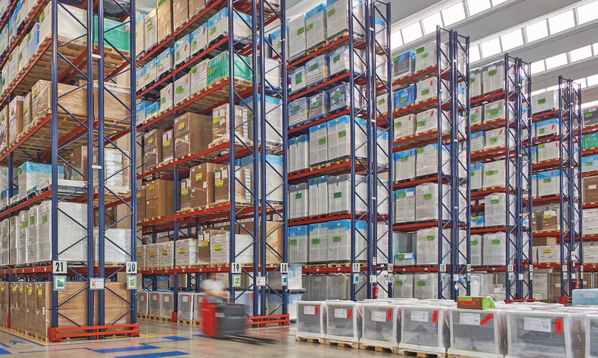 Chiggiato Transporti: earthquake-proof racks for pharmaceutical and medical products