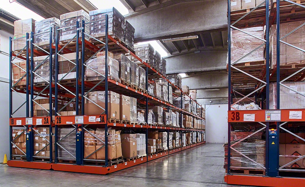 LAR's warehouse for thermoplastic resins in Campogalliano, Italy