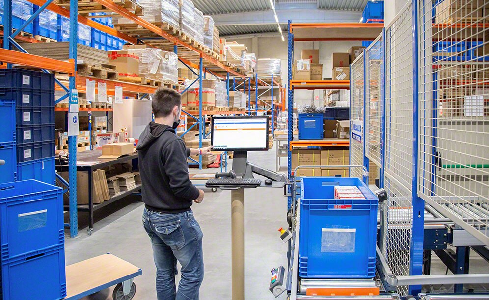 Easy WMS ensures total control of the 1,400 SKUs stored Easy WMS ensures total control of the 1,400 SKUs stored