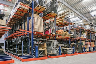The Movirack system can be designed using cantilever racking to store multiple non-palletised loads