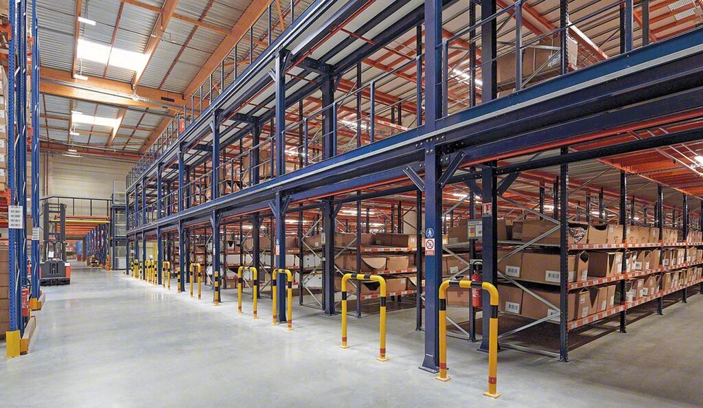 The installation of earthquake-proof racks in the Rossignol Group’s facility is an example of digital twins used in warehouse design