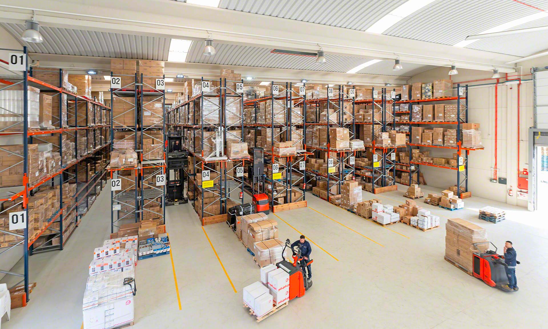 Elektro3 warehouse for hardware shop products Mecalux