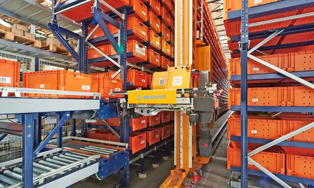 Automated warehouse of screw distributor ICF in Varese, Italy