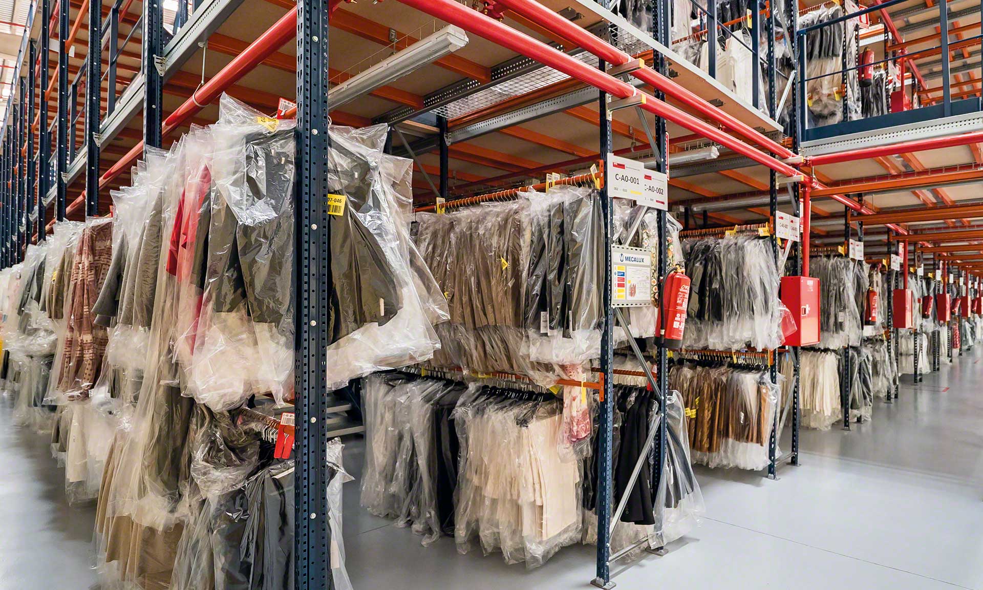 Warehouse clothing racking: how to store garments
