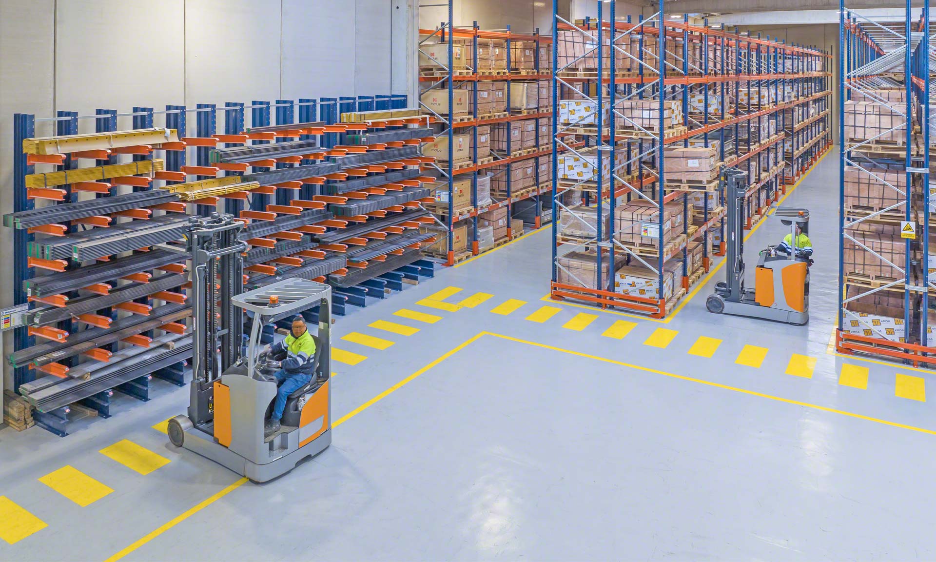 ETESA digitises its warehouse management with Mecalux's Easy WMS ETESA digitises its warehouse management with Mecalux's Easy WMS