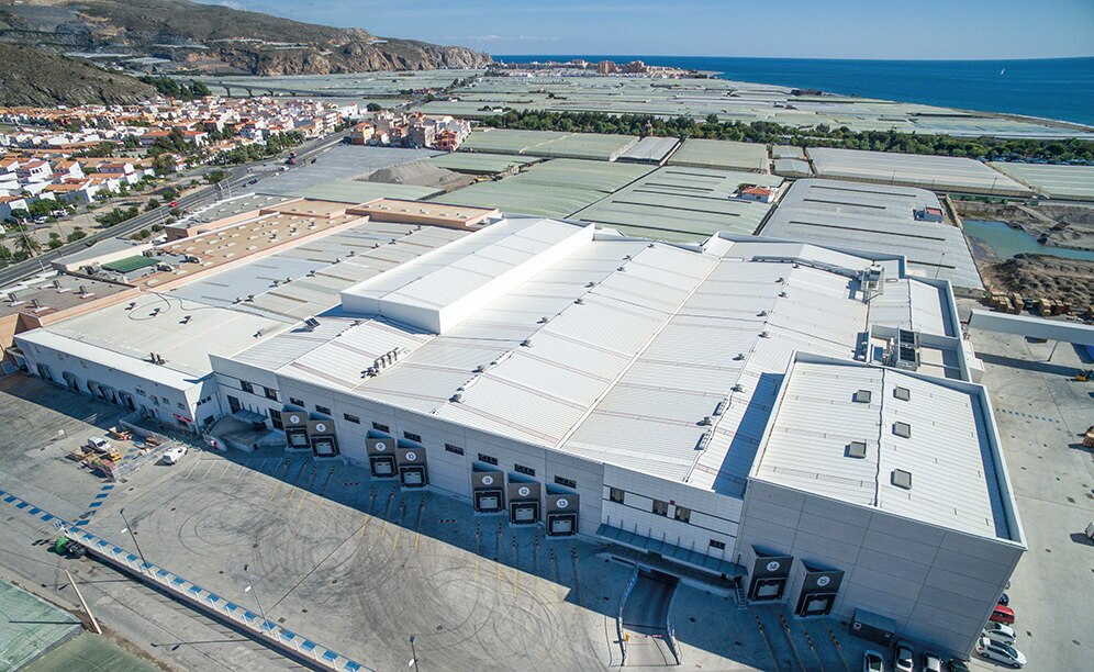 The Granada La Palma cooperative integrates two new large capacity warehouses in their production centre The Granada La Palma cooperative integrates two new large capacity warehouses in their production centre