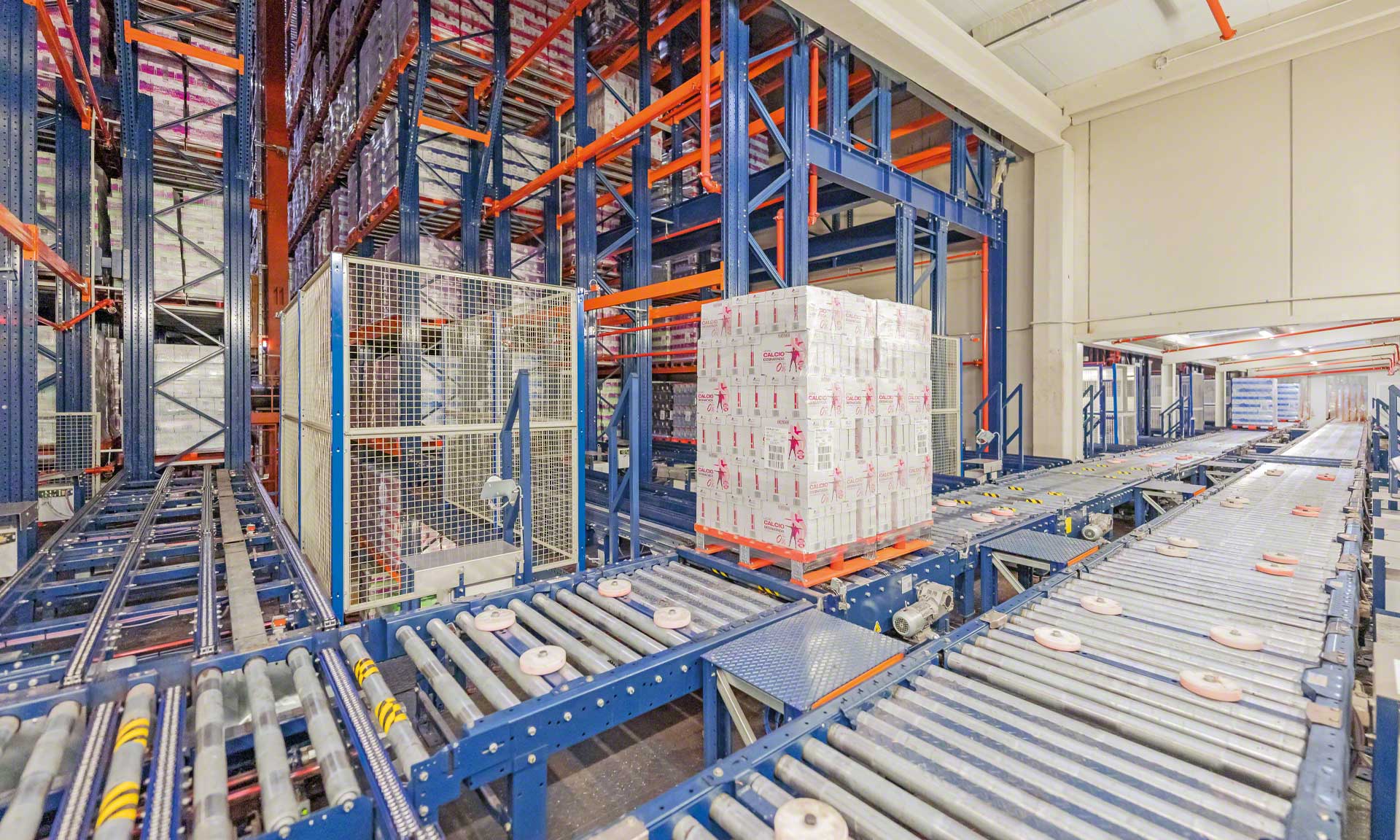Esnelat automates its logistics operations with two AS/RS for milk products
