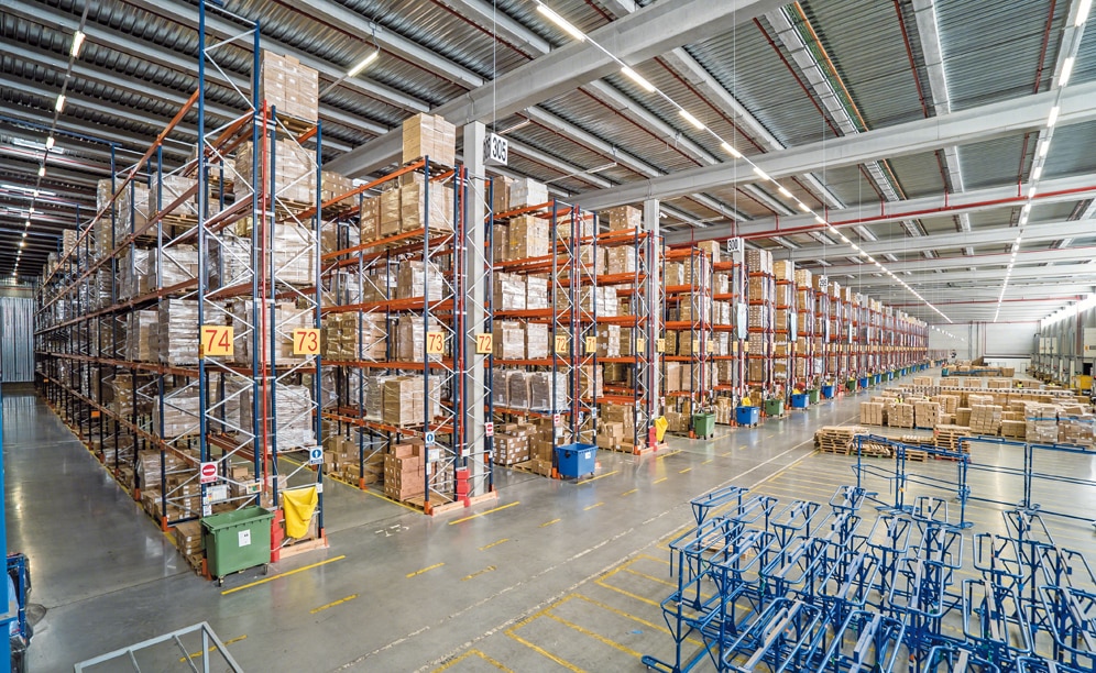 Mecalux installs a new logistics centre for DHL on the outskirts of Madrid