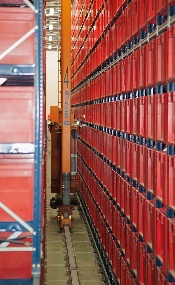 The first four aisles that were installed consisted of racks with 13 load levels The first four aisles that were installed consisted of racks with 13 load levels