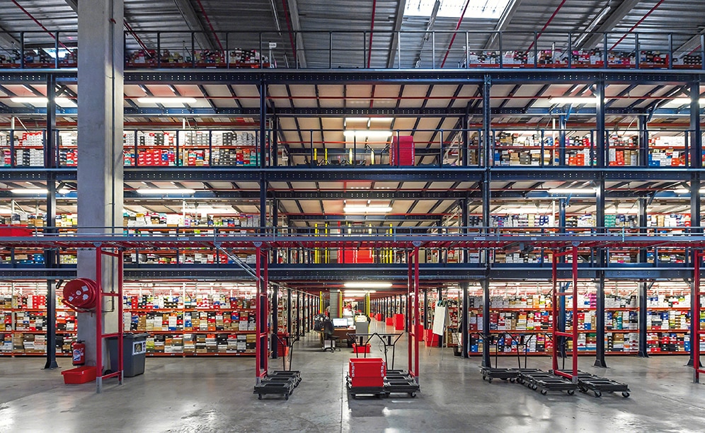 The floor space has been multiplied thanks to a four level high mezzanine The floor space has been multiplied thanks to a four level high mezzanine