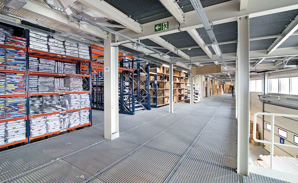 This steel mesh creates optimum ventilation and lets water flow freely through the racks if the fire safety system is activated This steel mesh creates optimum ventilation and lets water flow freely through the racks if the fire safety system is activated