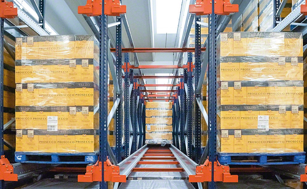 Pallet Shuttle running inside one of the storage channels Pallet Shuttle running inside one of the storage channels