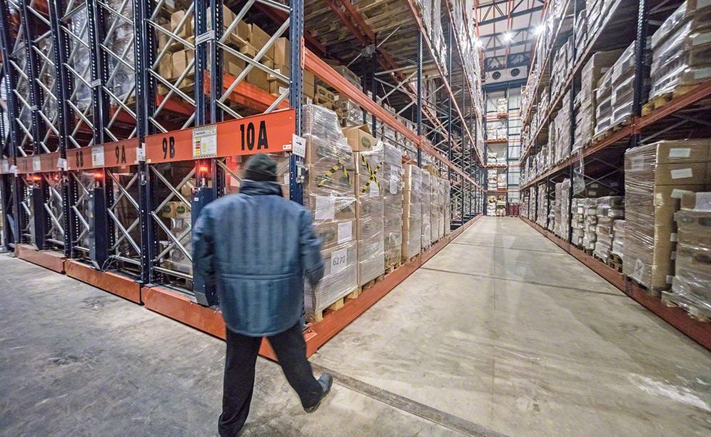 High-density system which, also, offers direct access to the goods High-density system which, also, offers direct access to the goods