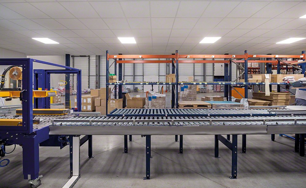 The order consolidation zone is where items for each order are verified The order consolidation zone is where items for each order are verified