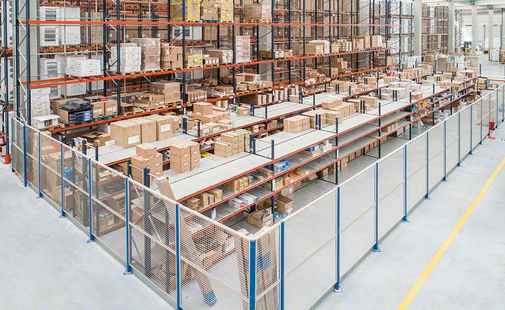 Mecalux installs shelves for picking of small-sized boxed goods Mecalux installs shelves for picking of small-sized boxed goods